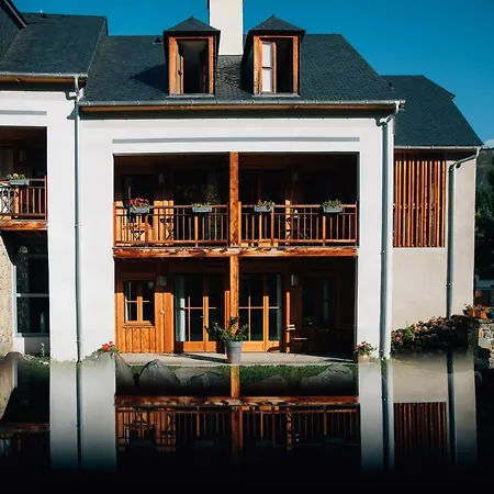 Les D'arrens Chalet *